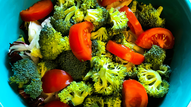 broccoli, berries, tomatoes,